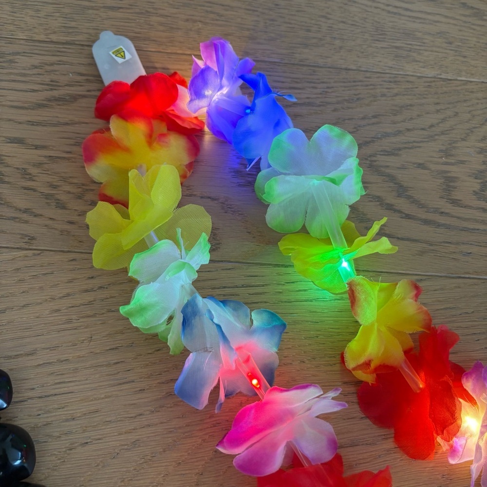 Colorful LED Flower Lei and Kukui Nut Lei Set - Picture 5 of 9